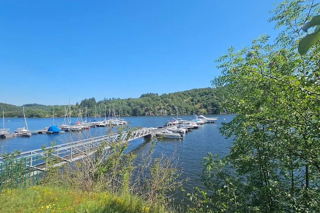 Botel Nuits Insolites Sur Un Bateau 12M En Pleine Nature Bully  Francia